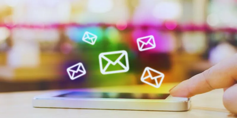 Email app with customizable features