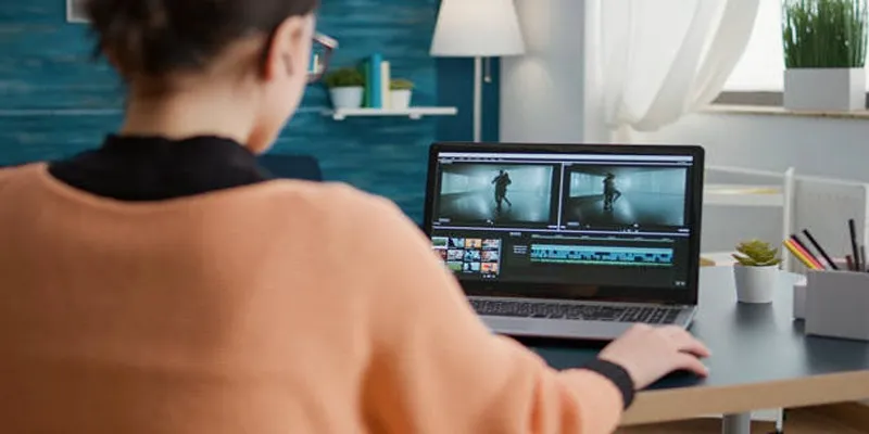 Two videos side-by-side illustration