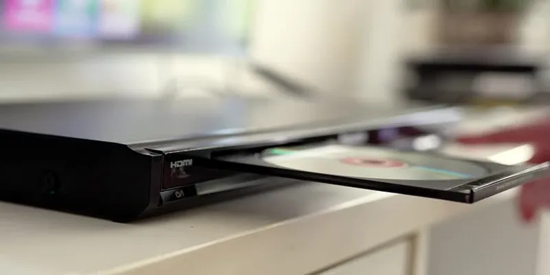 DVD player for universal playback