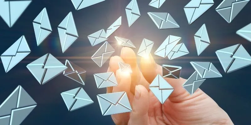 Outlook vs Gmail comparison chart
